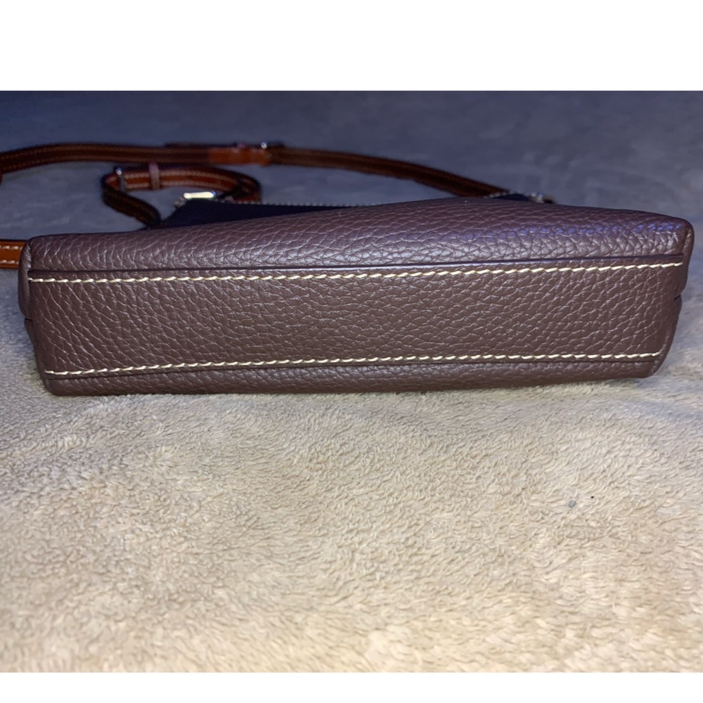 Dooney & Bourke Pebble Grain Letter Carrier Bag - Picture 6 of 7